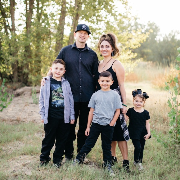 Meet your Posher, Jess! 🖤 - Picture 2 of 2